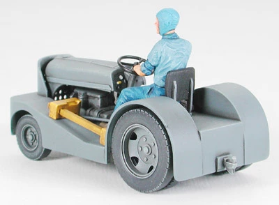 Tamiya Vought F4U-1D Corsair With Moto Tug 4 Tamiya Vought F4U-1D Corsair With Moto Tug - Image 4