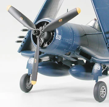 Tamiya Vought F4U-1D Corsair With Moto Tug 2 Tamiya Vought F4U-1D Corsair With Moto Tug - Image 2